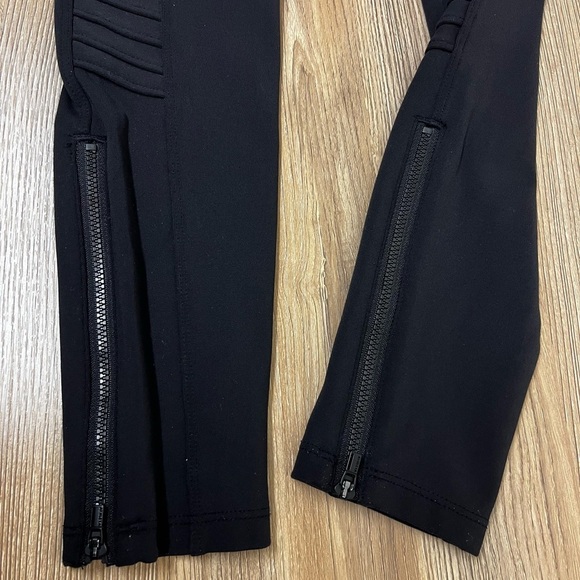 Athleta Delancey Moto Tight Sculptek Black‎ - Size XS - Picture 3 of 8